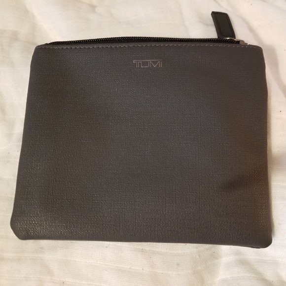 Tumi Accessories Tumi By Delta Pouch With Accessories Nwt Poshmark